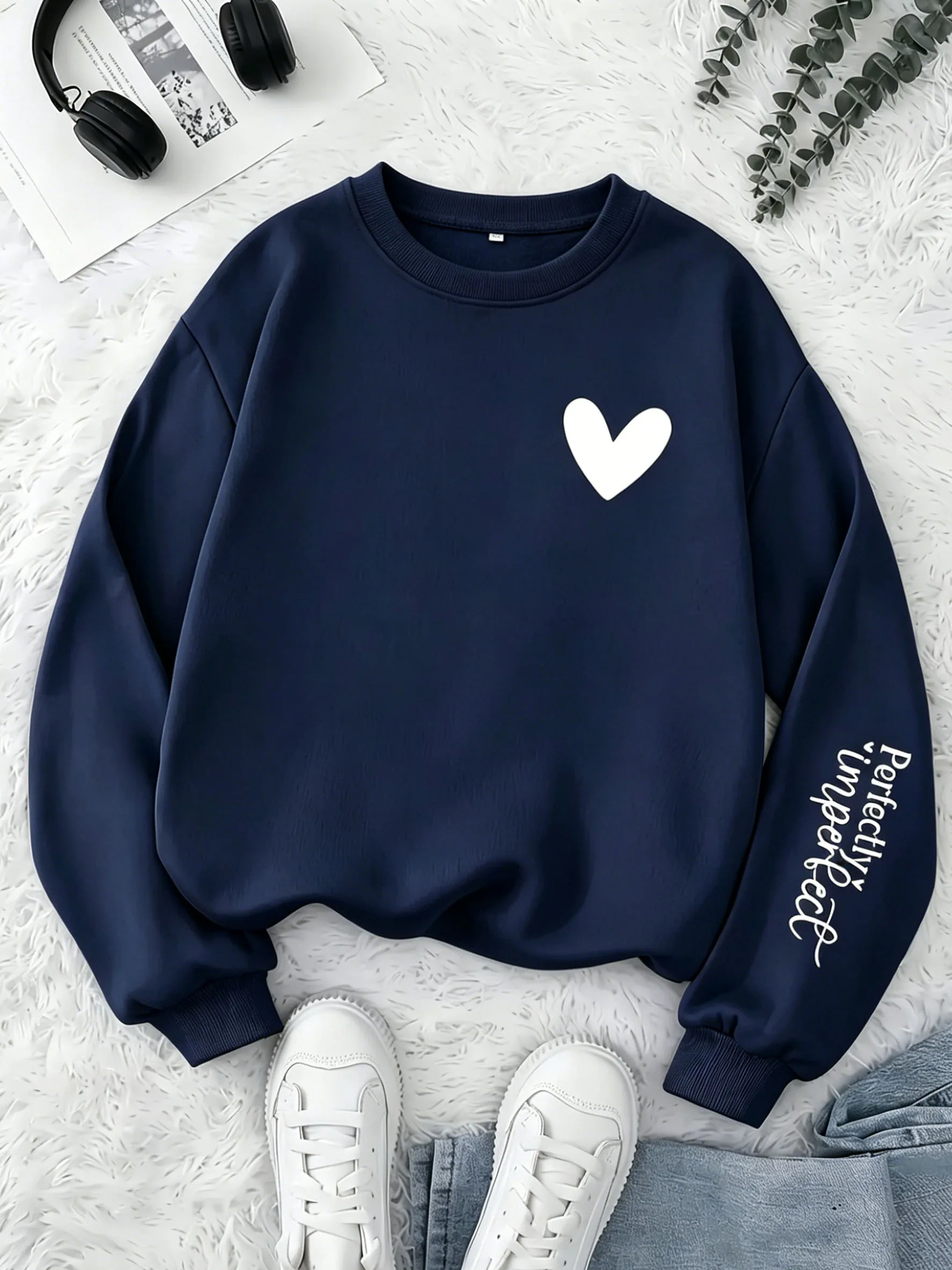 Damen-Sweatshirt mit perfekt unvollkommenem Buchstabenmuster, süßes Herz-Design, Rundhalsausschnitt, lässiger Pullover, weiches Fleece, lange Ärmel, Mädchen-Streetwear. – Detail 14