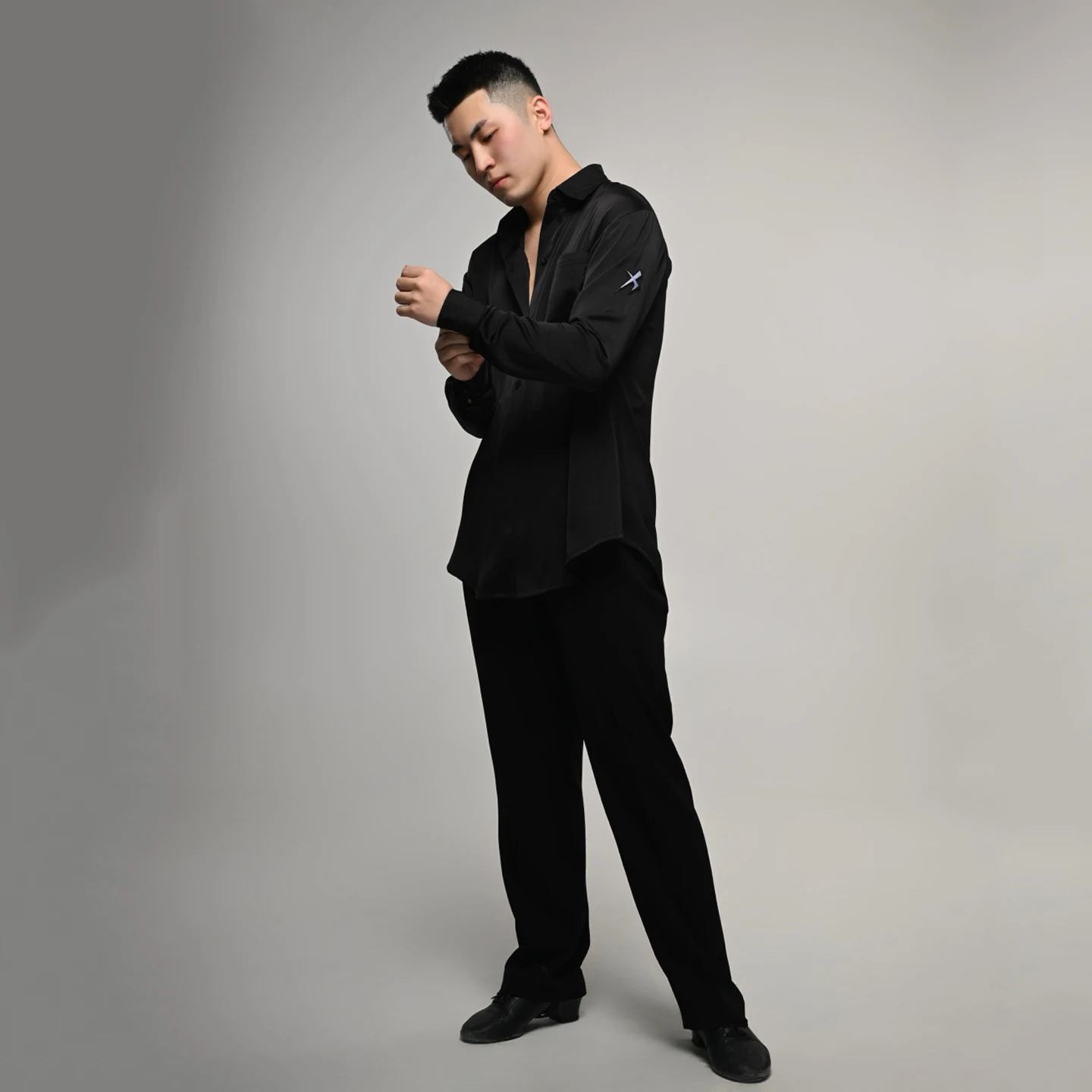 2025 hommes vêtements de danse latine maille noire manches longues chemises adulte mâle Rumba Samba salle de bal danse hauts vêtements d'entraînement DNV23741