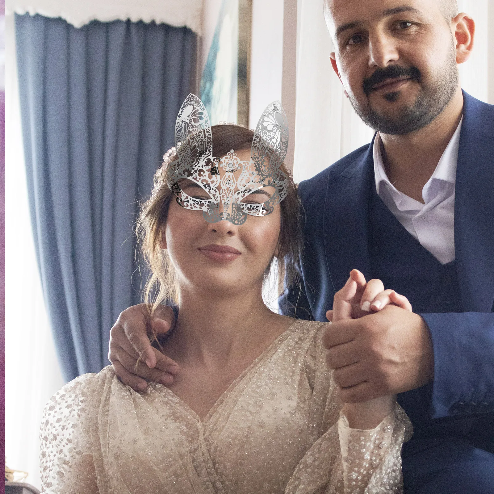 หน้ากากสวมหน้ากากฮาโลวีนหน้ากระต่ายสําหรับเด็ก LED โลหะผสมเงินครึ่งนางสาวสัตว์