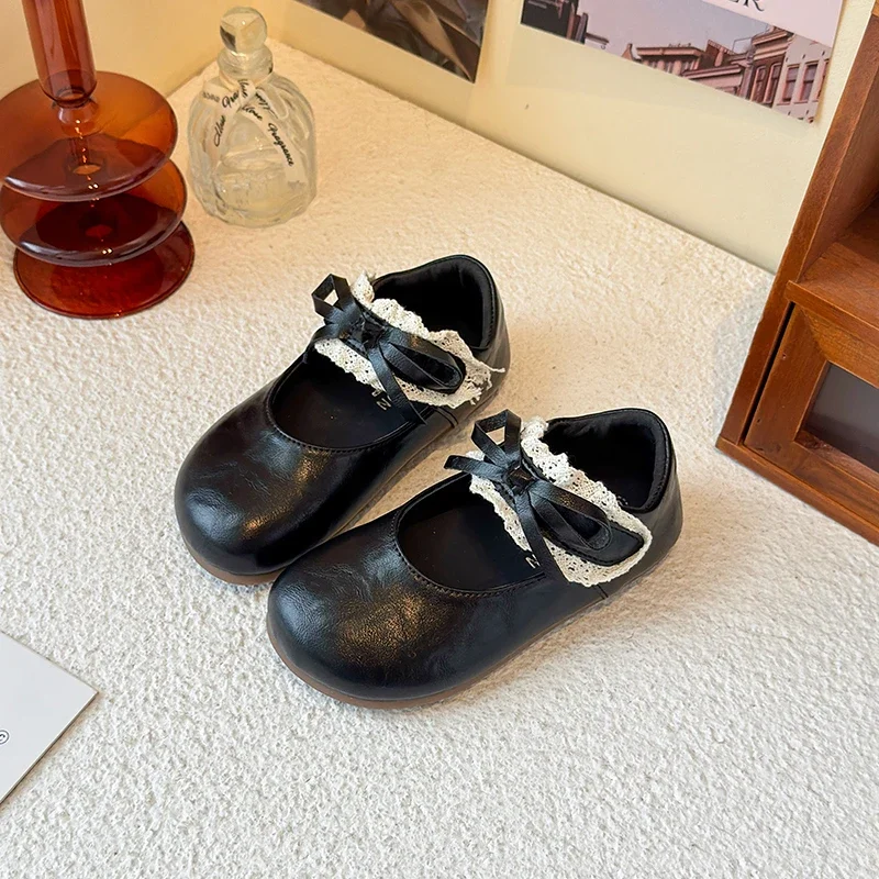 Sepatu Kulit Anak Perempuan Baru yang Manis untuk Putri Musim Semi Musim Gugur Sepatu Sekolah Anak dengan Tali Kasual Anak-anak Pita Pesta Sepatu Mary Jane