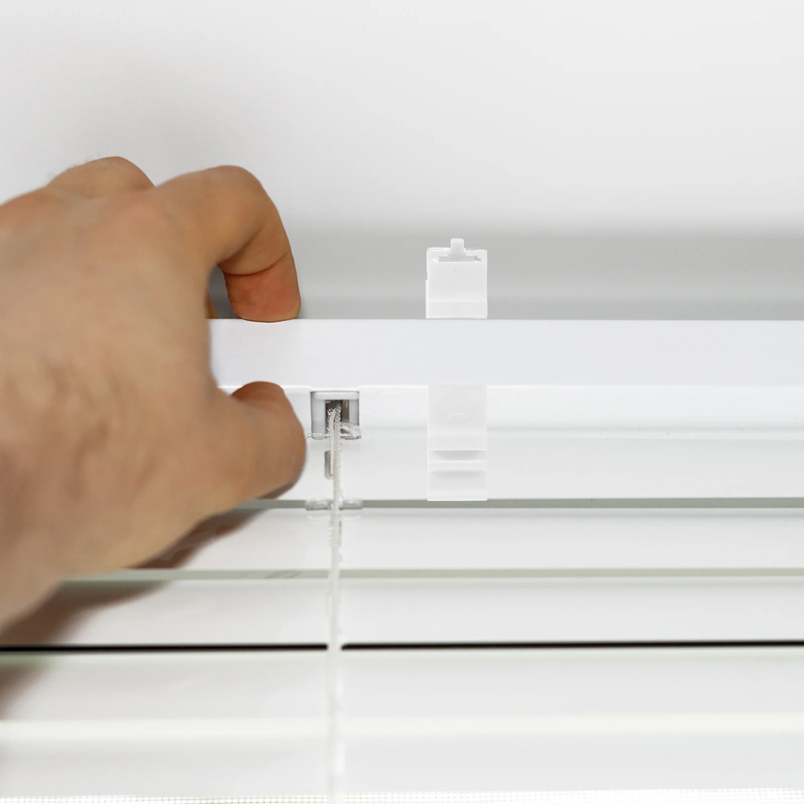 

10Sets No Drill Blind Brackets Self Adhesive Curtain Hooks for Pleated Venetian Double Roller Shades Window Blinds Mounting