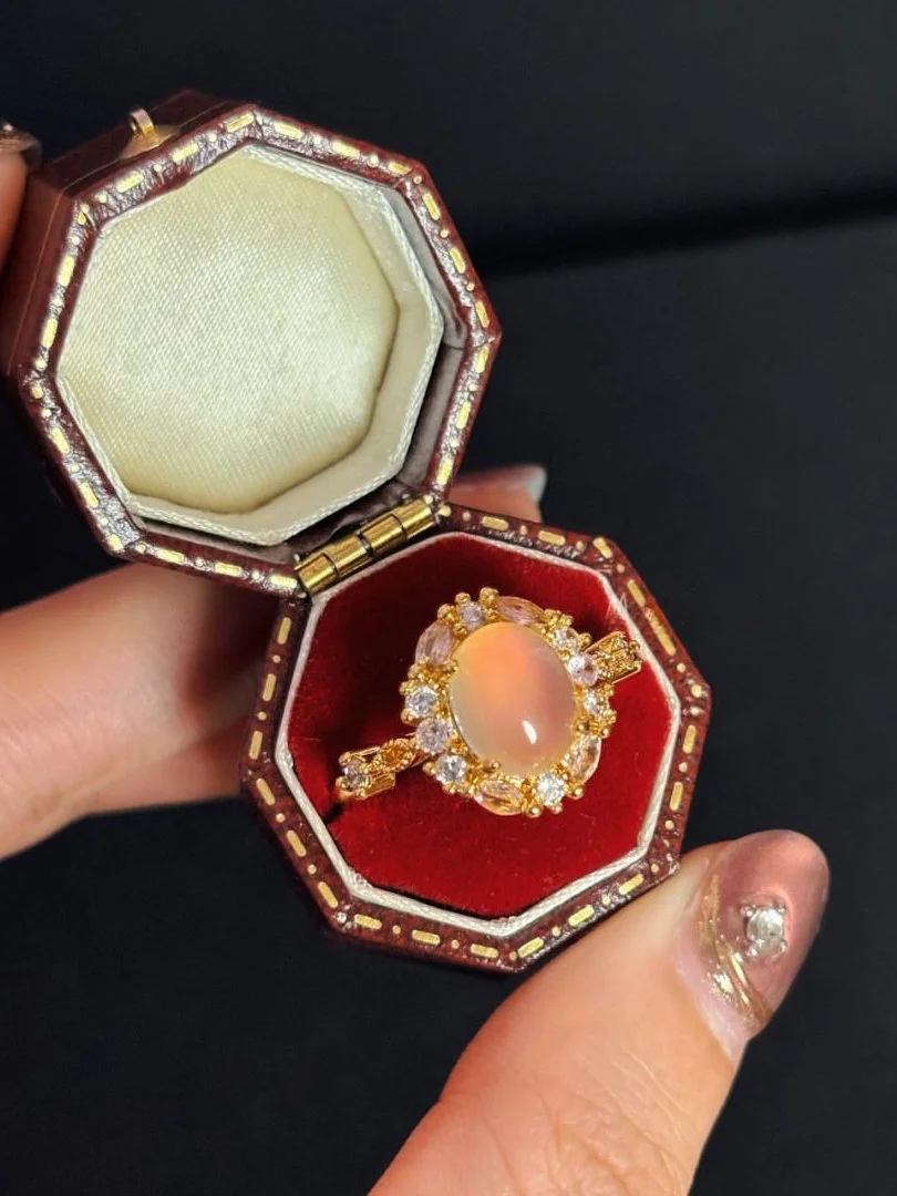 

Элегантное белое кольцо в форме яйца с драгоценными камнями, регулируемое, для девушки, винтажный стиль, модный ювелирный аксессуар