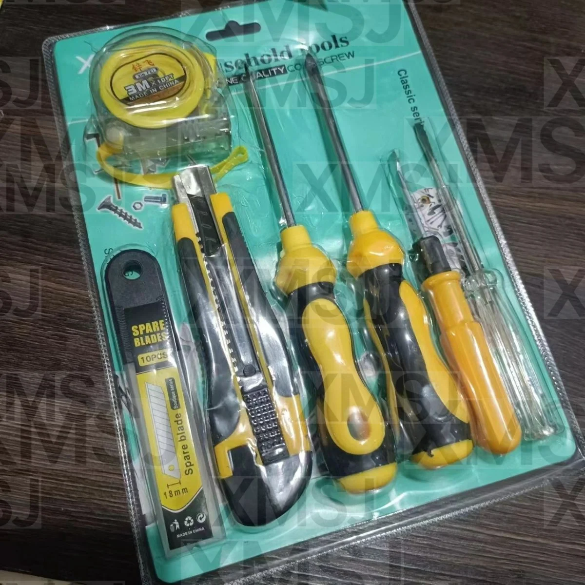 

7Pcs Household Tool Set: 3M Tape Measure, Slotted & Phillips Screwdrivers, Utility Knife, Multi-Function Repair Tool Kit for Hom
