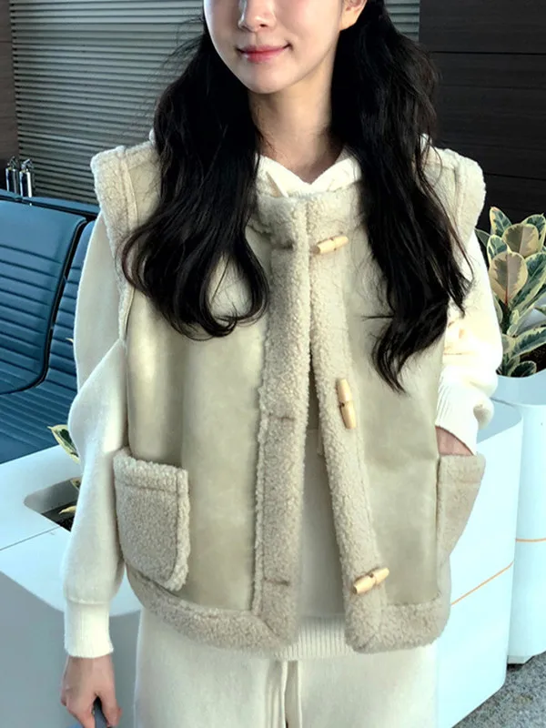 Chic hiver nouveau Sle femmes en cuir fourrure intercé gilet manteau avec bouton conception Faionable Anti-âge à la mode