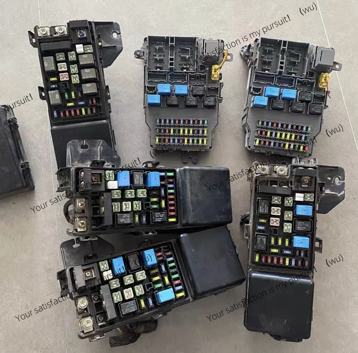 

Подходит для BYD F6S6M6, блок предохранителей для кабины, внутренний блок предохранителей, корпус компьютерного релейного блока, демонтаж деталей