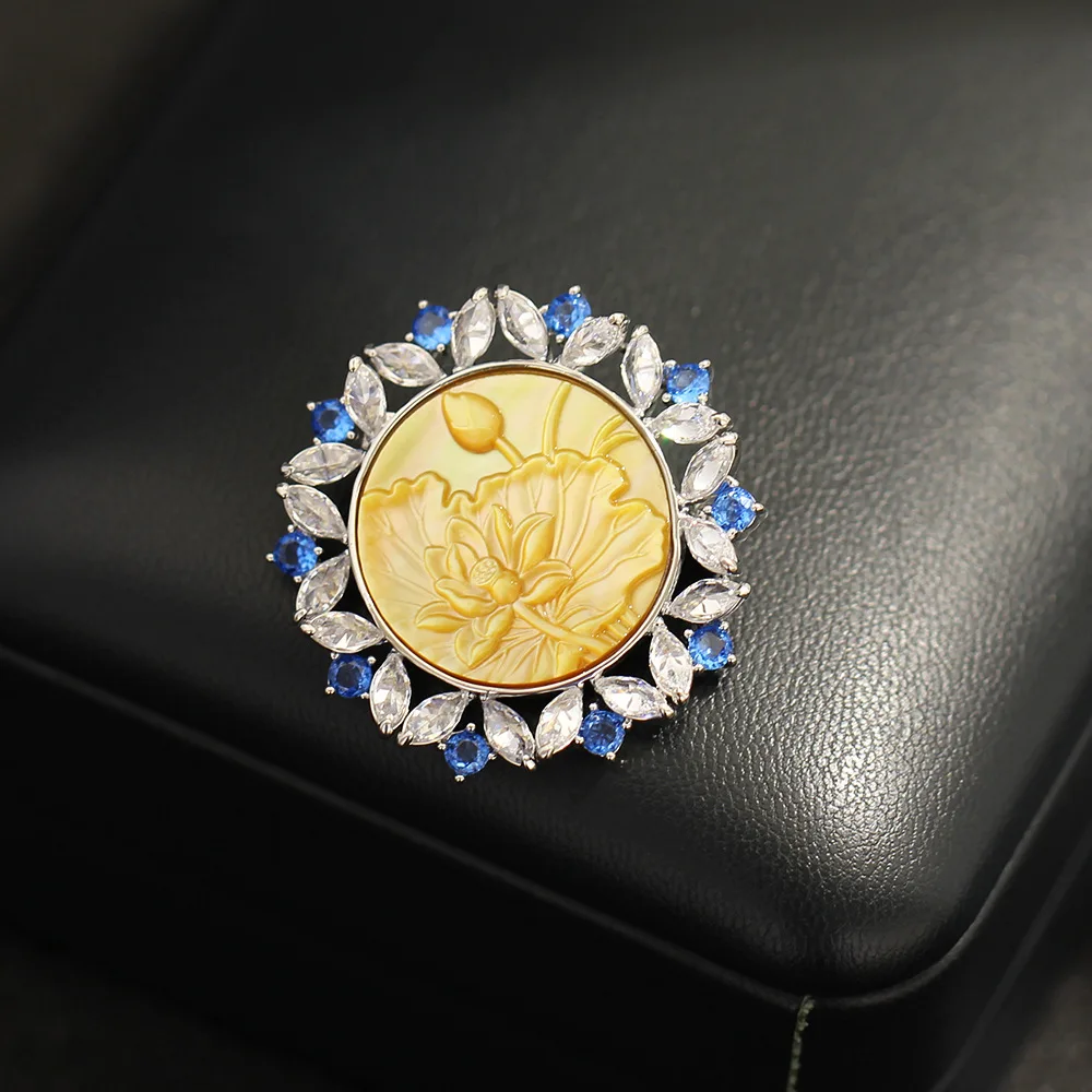 New Chinese Style Relief Lotus Brooch Women's Light Luxury Sea Blue Diamond inlaid Shell Flower Wreath Suit High-end Accessory