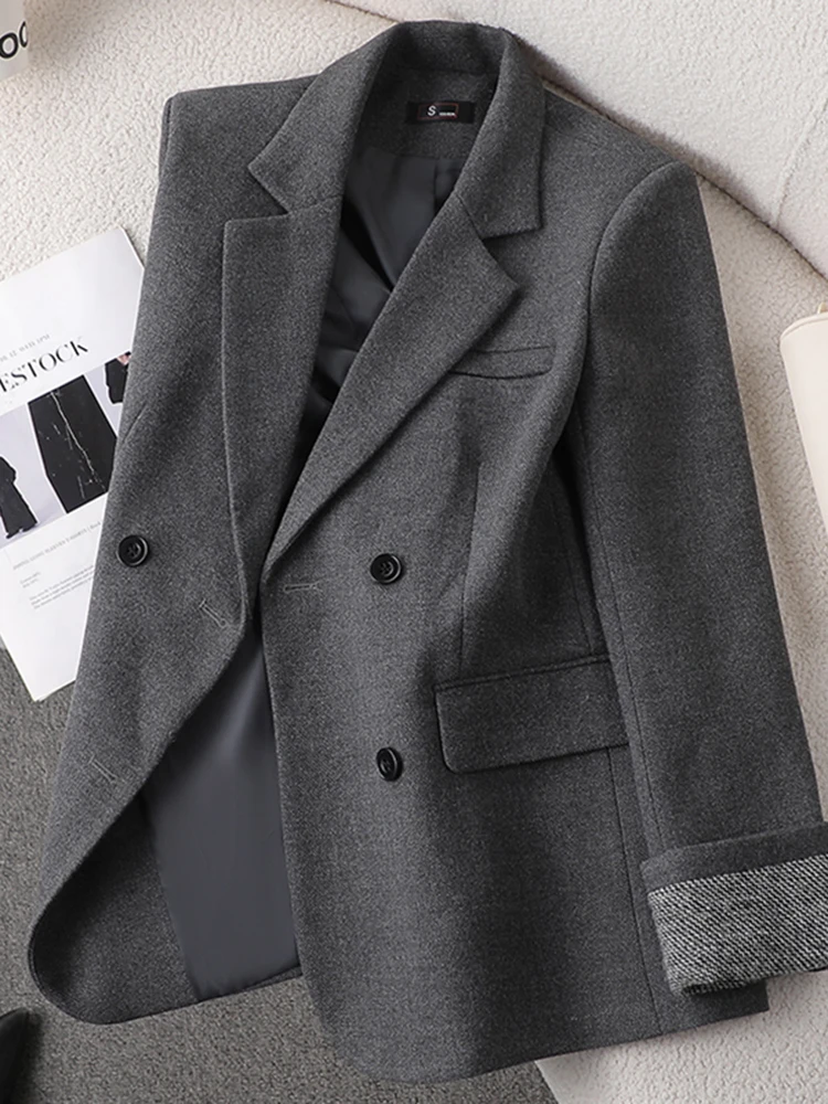 

Шерстяной пиджак для женщин: новинка осенне-зимнего сезона, модный тренд в стиле Old Money для офиса и повседневной носки