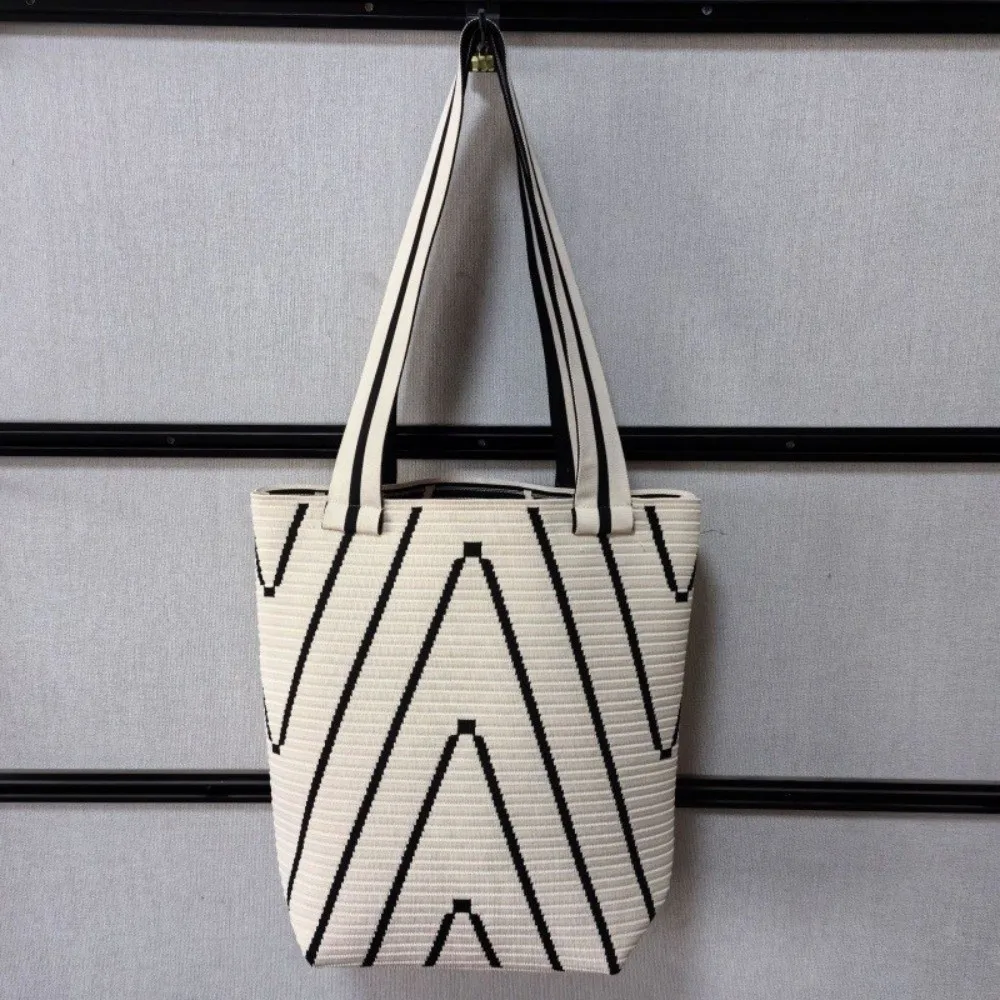 Large Capacity Triangle Wave Shoulder Bag Striped Pattern Korean Style Knitted Underarm Bag Handbag Commute Open Tote Bag Urban