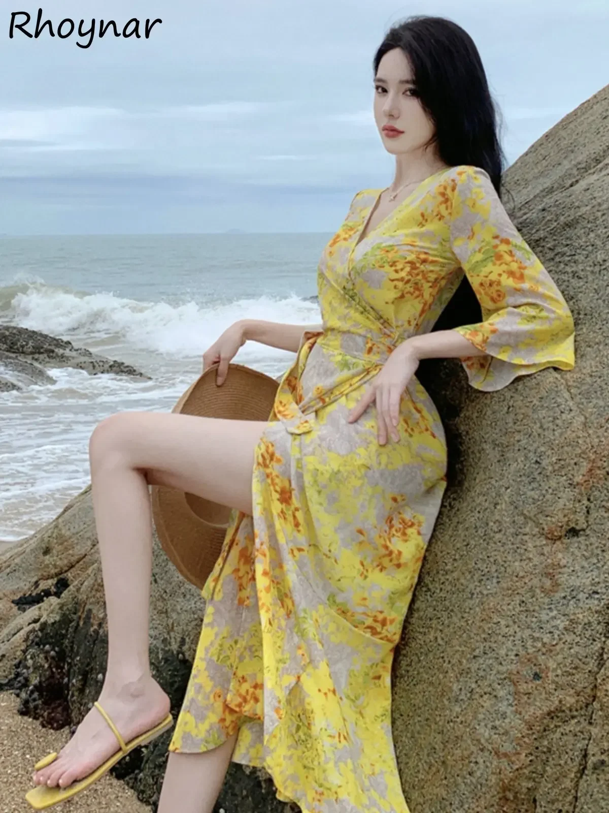 Sexy midi vestido feminino bodycone verão férias francês temperamento senhora com decote em v elegante vintage cintura alta ins bandagem impressão na moda fenda