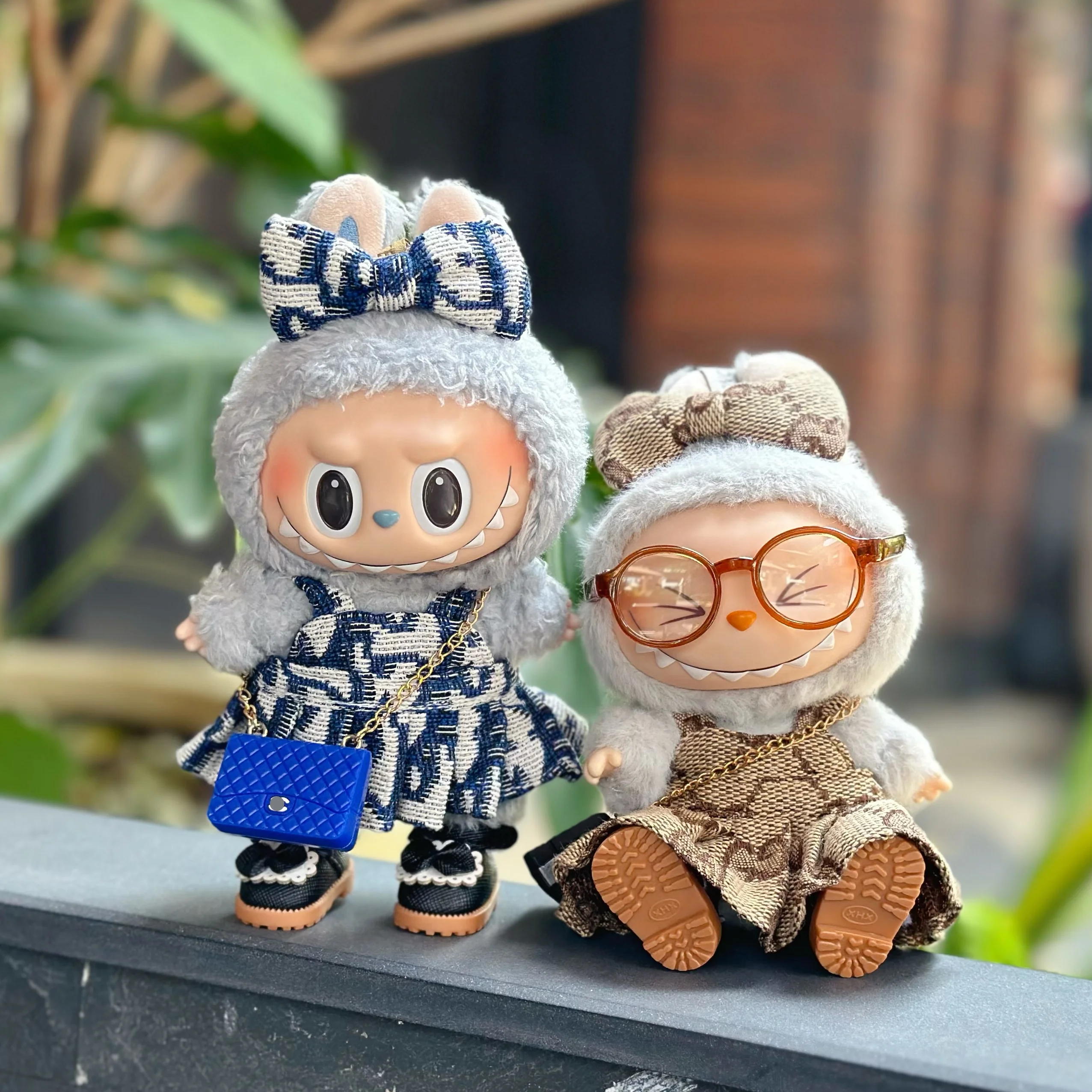 

Labubu 17cm Baby Clothes Fashion Trend Small Foreign Dress Vinyl Doll Pendant Clothes Replacement Skirt Glasses Chain Bag Set