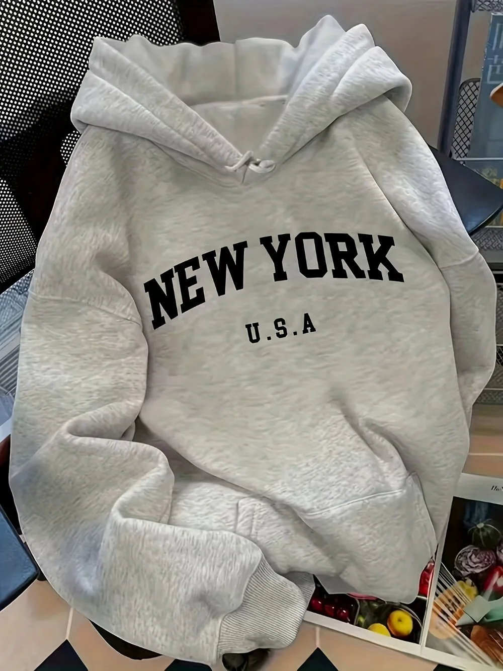 Neue Herbst- und Winterserie: Buchstabenbedruckter, locker geschnittener Hoodie für Abschlussfeier, Schulanfang und Lehrerkleidung – Detail 4