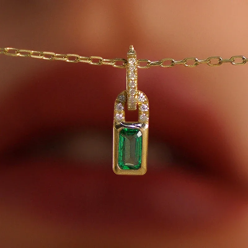 Huitan Chic Lock Designed Pendant Necklace for Lady with Green Cubic Zirconia Creative Dainty Necklace Elegant Wedding Jewelry
