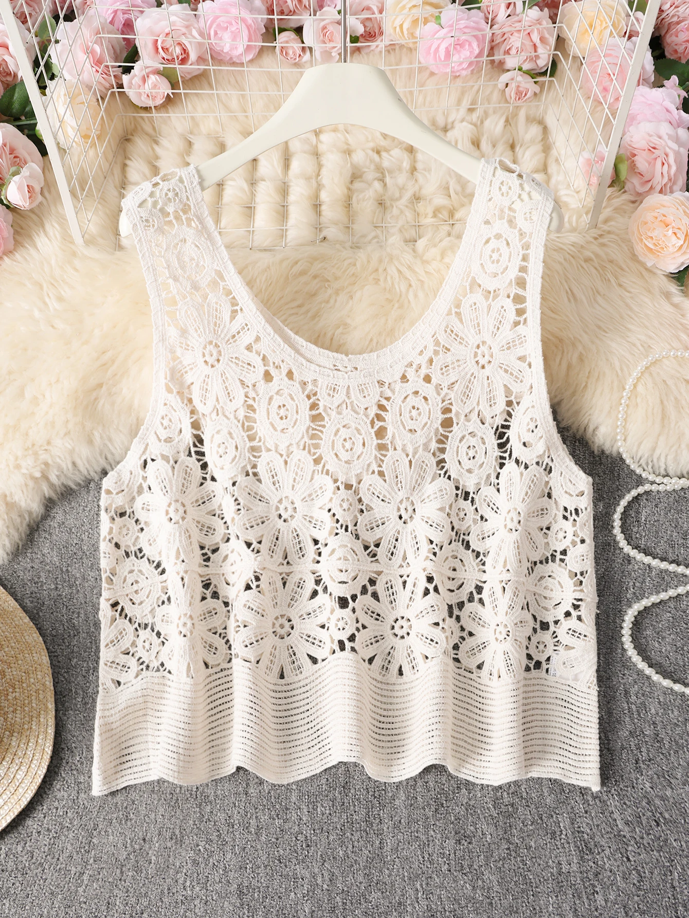 

Women's Bohemian Style round Neck Sleeveless Hook Knitted Vest Spring Summer Fashion Casual Wear