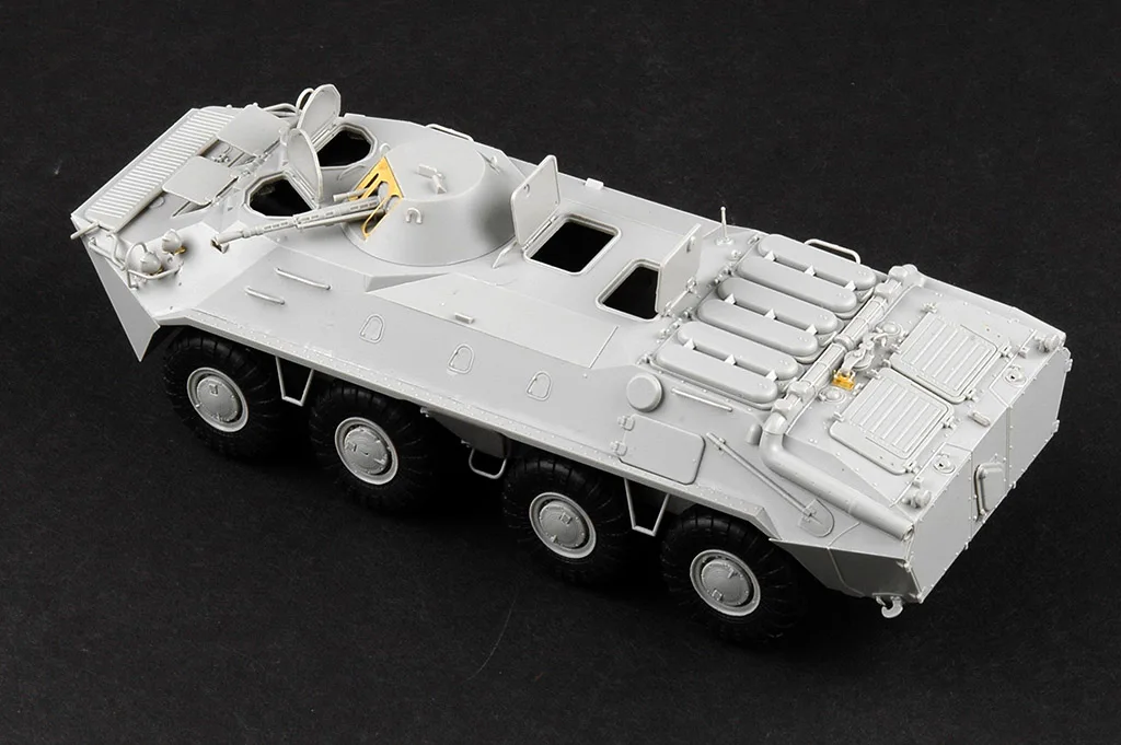 Trumpeter 01591 1/35 Russo BTR70 APC Versione tardiva Veicolo blindato Militare Da Collezione In Plastica Modello di Montaggio Giocattolo Kit di Costruzione