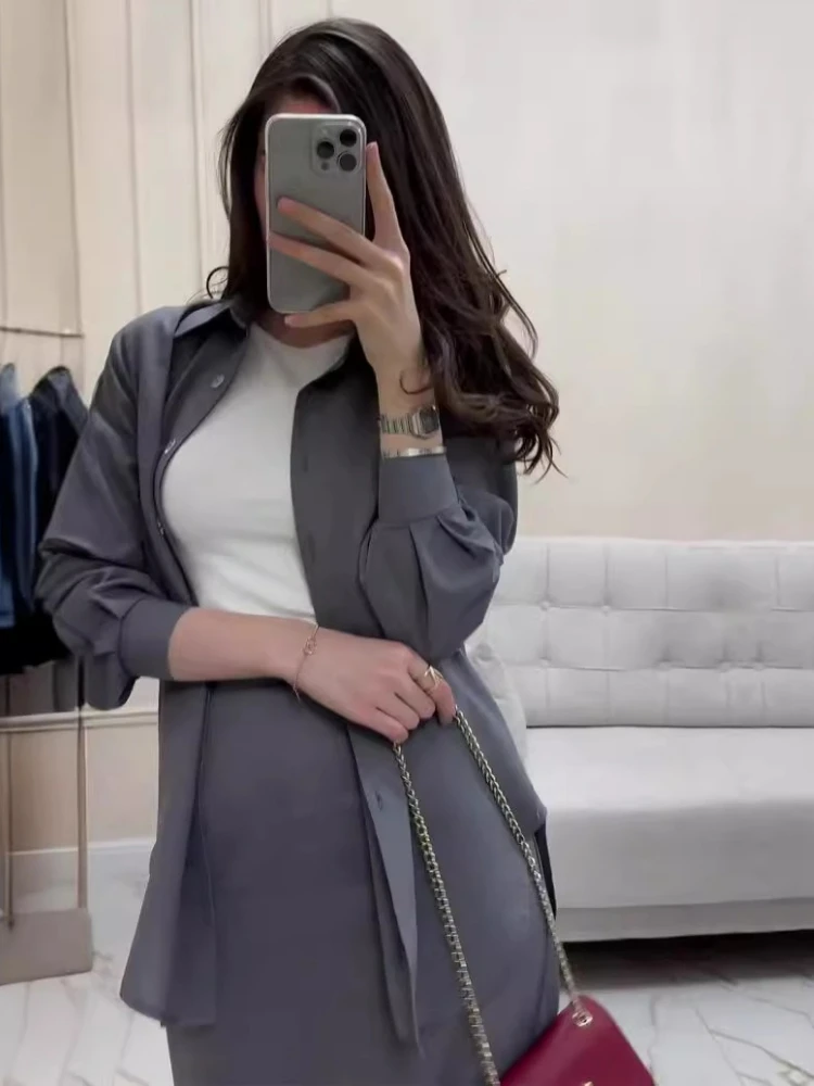 XIAOTANG Set Dua Potong Abu-abu untuk Wanita 2025 Kemeja Lengan Panjang Baru + Setelan Rok Ramping Pinggang Tinggi Pakaian Jalanan Wanita Pakaian Sehari-hari