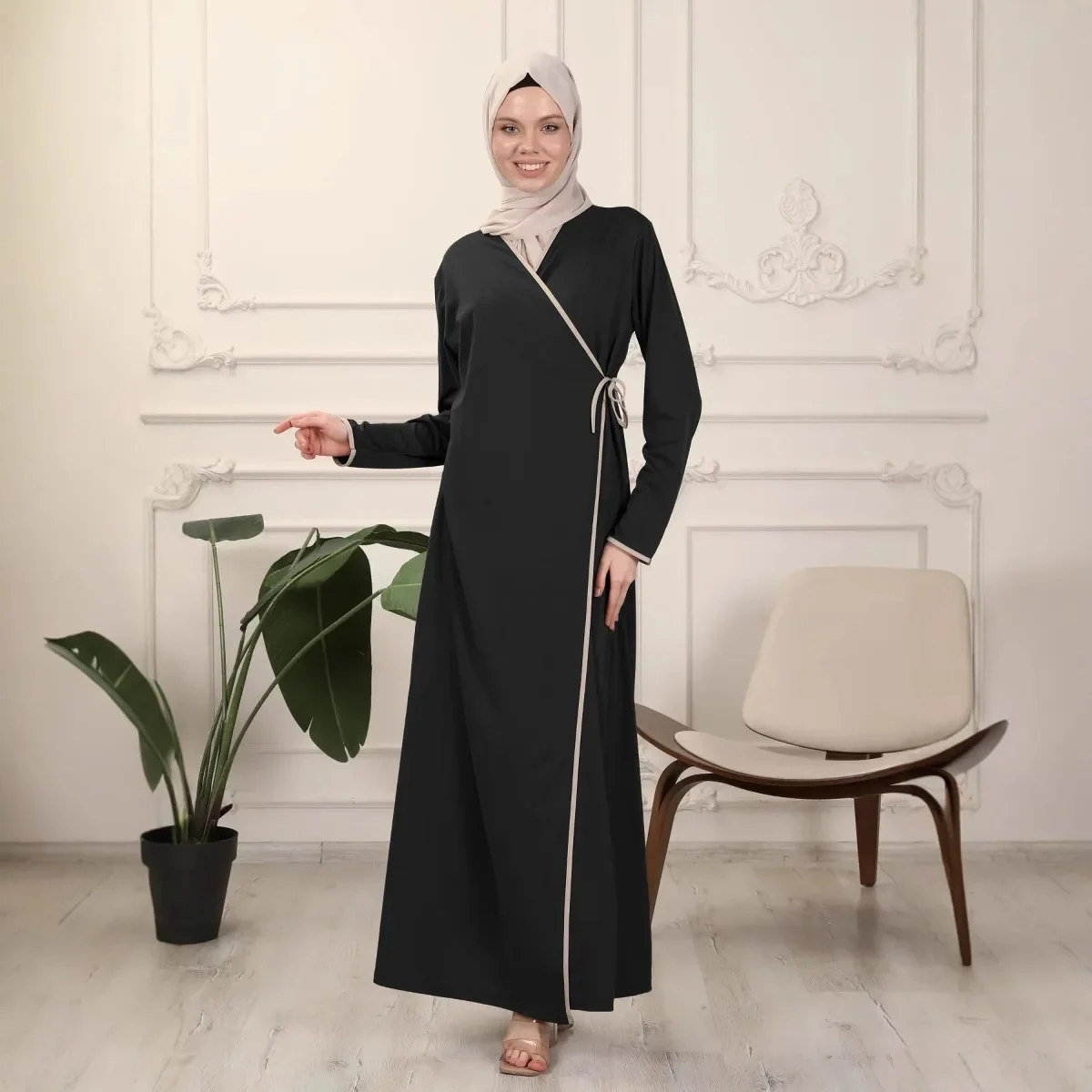 Abaya The New Long-sleeved Casual Dress with Color-blocking and Lace-up Design for Muslim Women's Robes in The Middle East Dubai