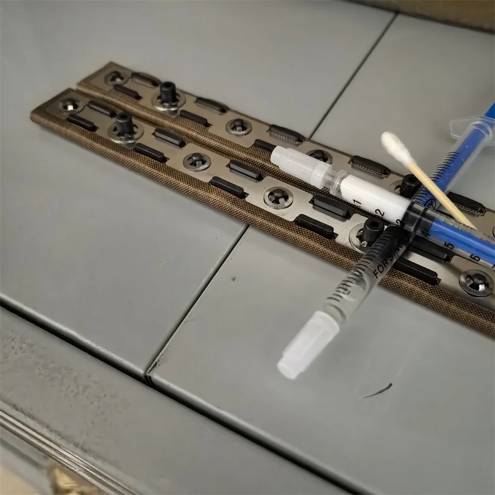 

302RV93050 Держатель масляной площадки для Kyocera M2040 M2135 M2235 M2540 M2635 M2640 M2735 M2835 P2040