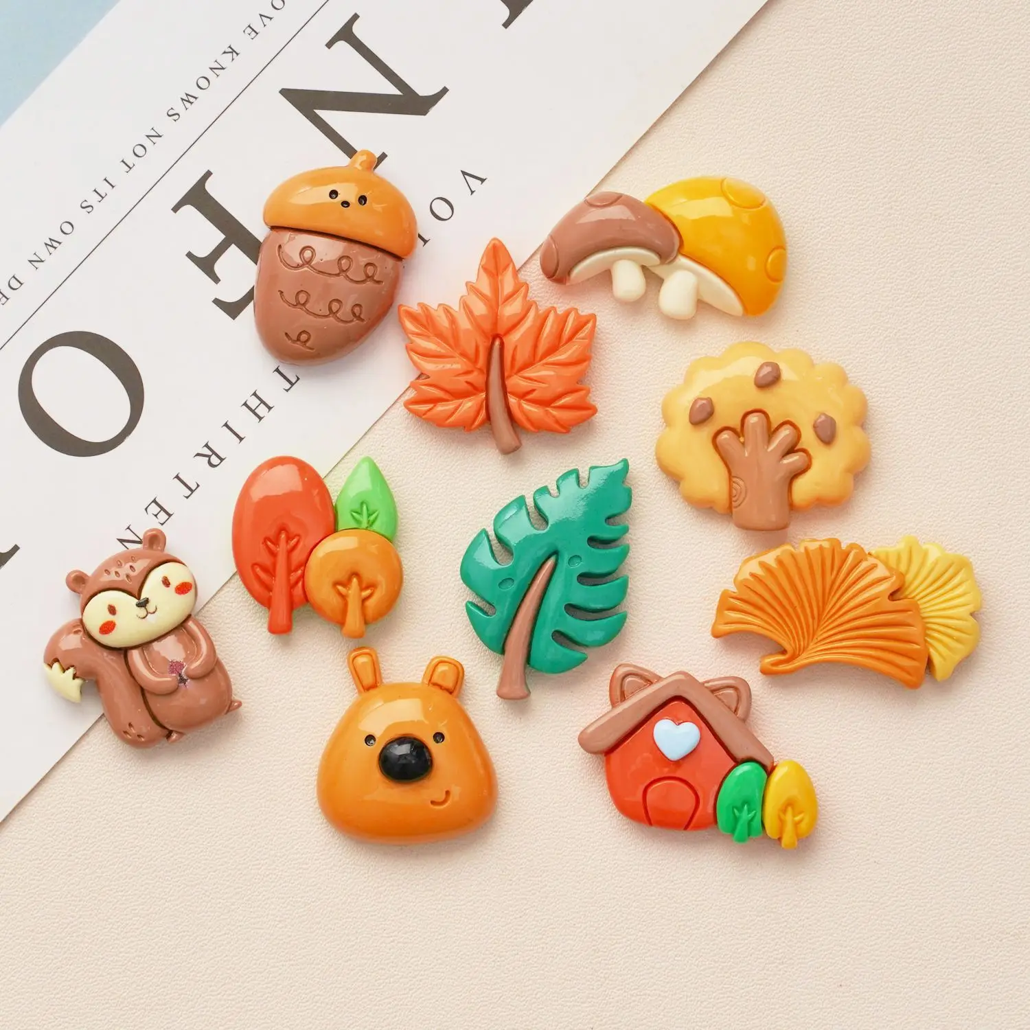 100pcs Flatback Resin maple leaf Squirrels nut Flatback Cabochon Scrapbook DIY Jewelry Charms Embellishments Accessories