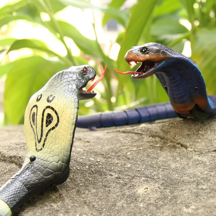 [Funny] Trick toys Remote control animal LED light IR RC Snake King cobra  electronic pet robot model scary Prank toy joke toy