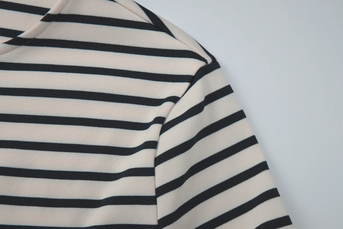 Hugcitar 2026 Gestreiftes Langarm-T-Shirt mit Knöpfen, Sexy Schlankes Crop-Top, Herbst Damenmode-Outfits, Streetwear, Party, Urlaub – Detail 7