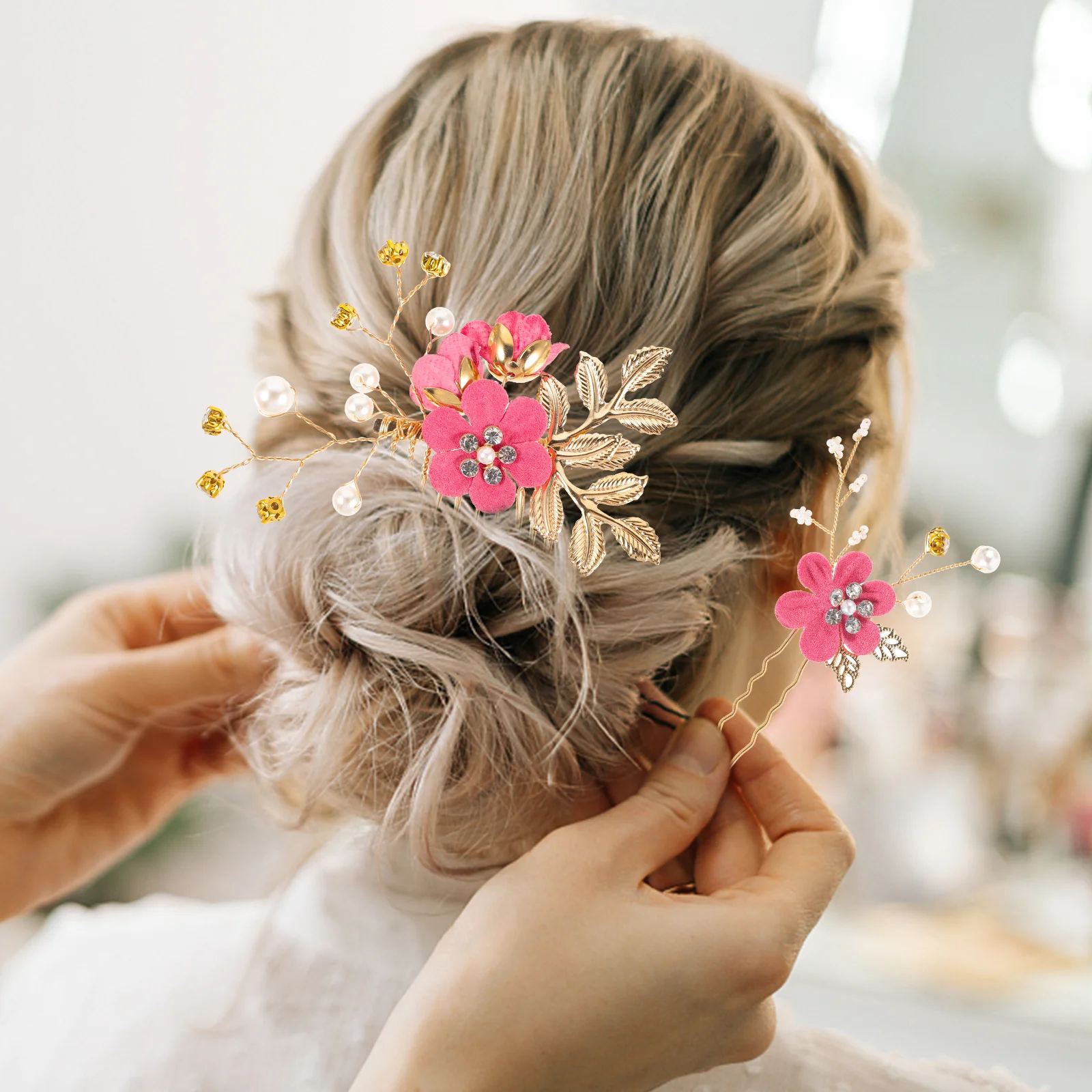 

4Pcs Wedding Hair Comb Set Bridal Alloy Pearls Rhinestone Flower Hair Pins Suitable for Bride Bridesmaid Comb for Bridal