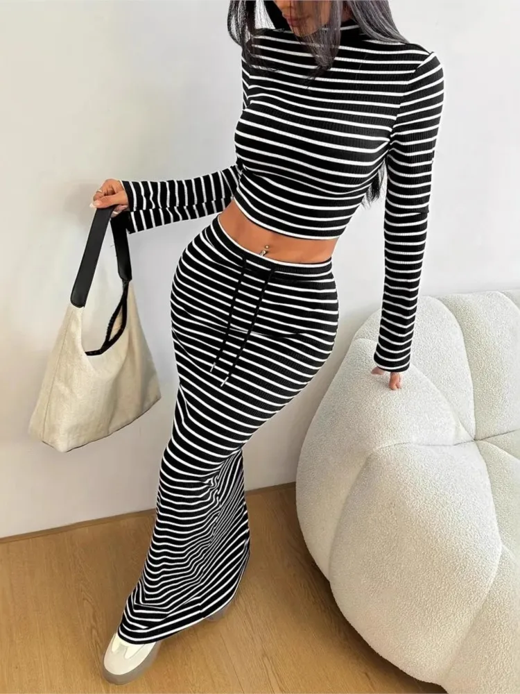 

Fashion Stripe Print Skirt Two Piece Set Women Half-high Collar Long Sleeve Short Tops High Waist Package Hip Skirts 2 Piece Set