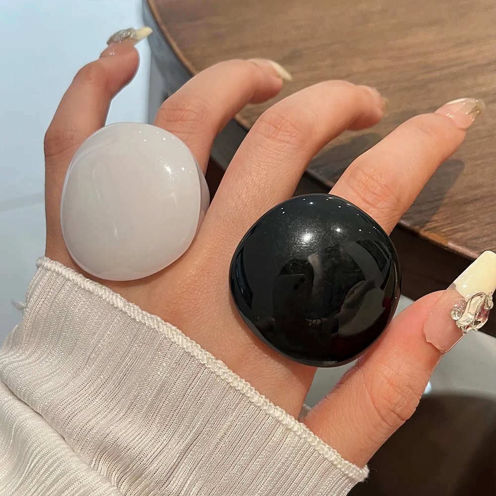 2024 New Personalized Candy Color Cool and Minimalist Round Chess Dropping Oil Ring for Women Party
