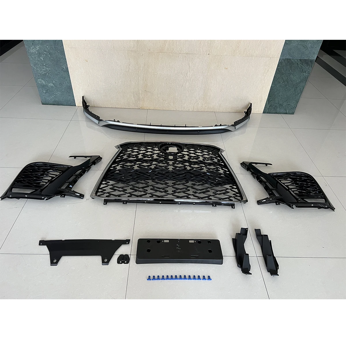 Hot Selling Auto Parts Facelift Body Kit for LX600 2022-2024 Upgrade to F Sport  Grille Bodykit F Sport