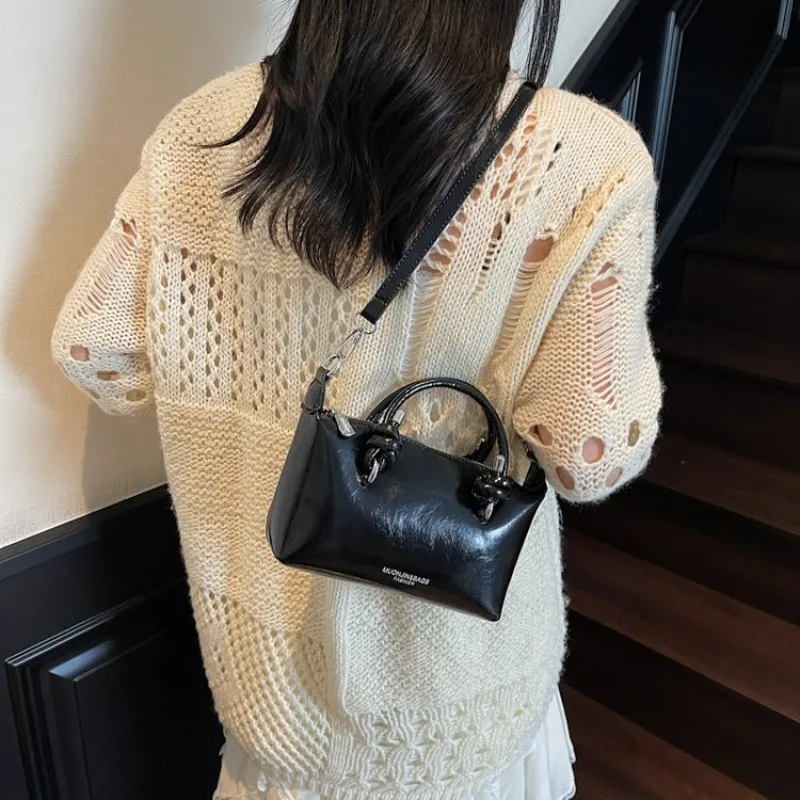Chic Minimalist Large Capacity Diaper Bags For Ladies Trendy Designer Crossbody Bag Elegant Leather Tote Bag Solid Color