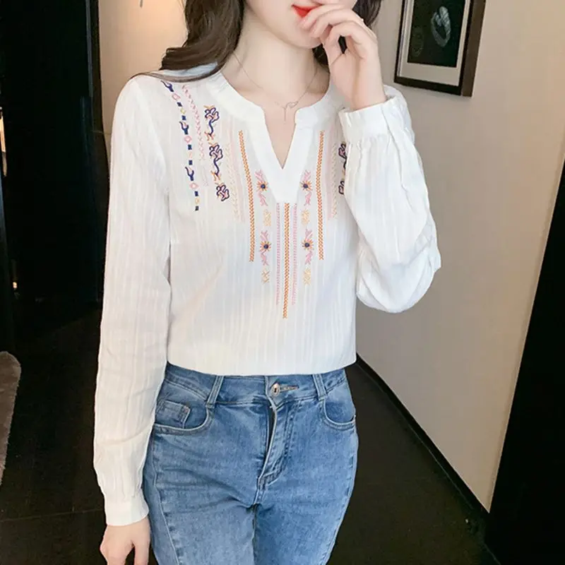 100% Cotton White pullovers shirt lady 2023 spring Autumn new Korean Loose and versatile Embroidery Long Sleeve Button Blouse