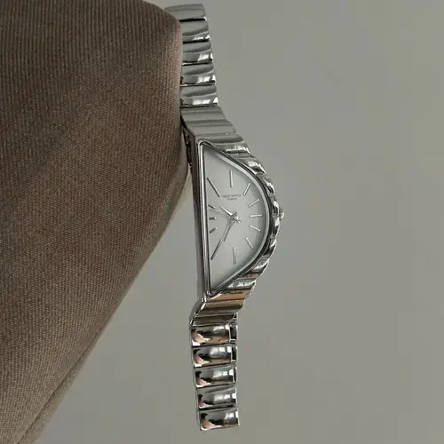 Imagen 2 del producto GEDI, relojes Vintage triangulares irregulares para mujer, reloj de pulsera de cuarzo resistente al agua de lujo a la moda para mujer, perfecto para trajes de vestir