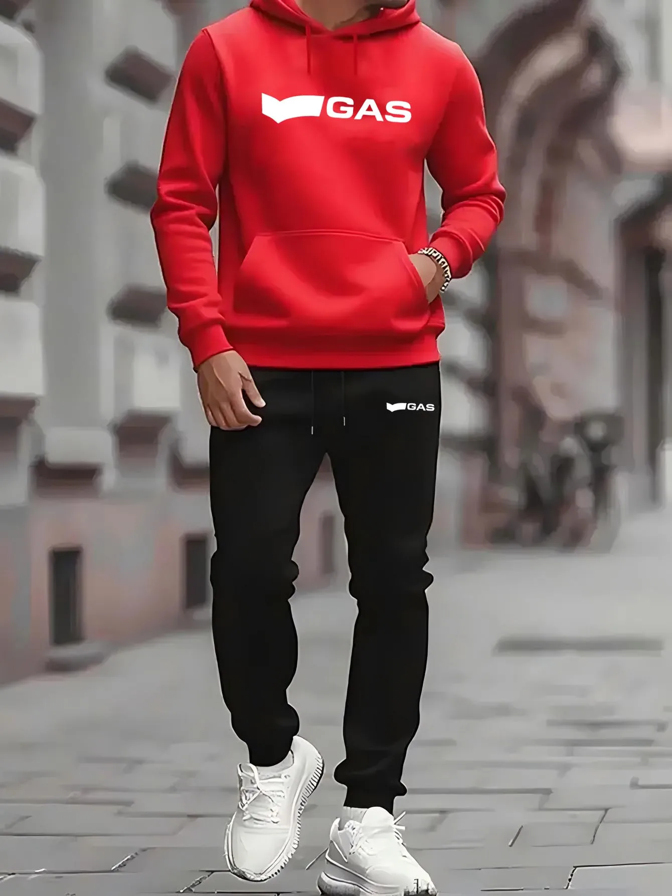 Рисунок 3 - Мужская толстовка с капюшоном и длинными рукавами