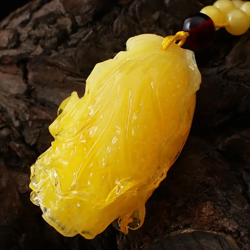 Beeswax Cabbage Pendant Chicken Oil Yellow Amber Pendant for Men and Women