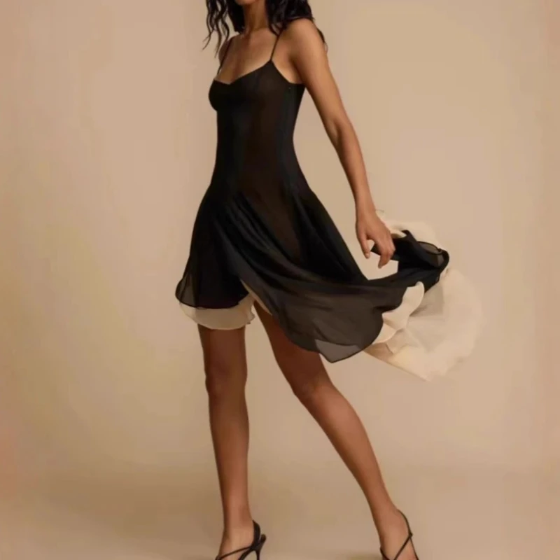 

2025 Summer New Women's Dress with Thin Black Strap and Large Skirt