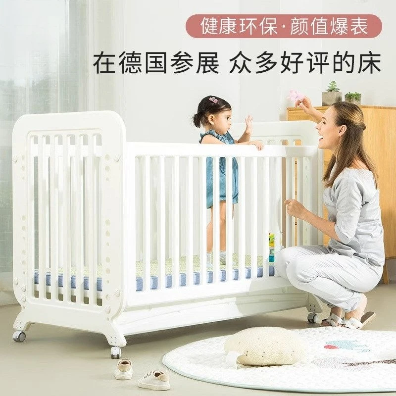 Splicing queen bed European bed, multifunctional newborn baby bb bed baby bed