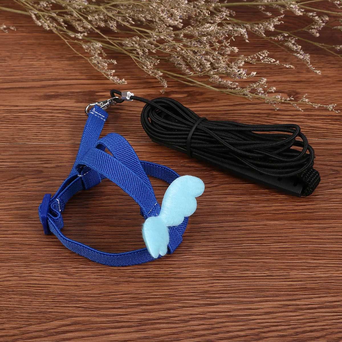 

Bird Harness 8-Shaped Strap Parrot Leash Safe Secure Outdoor Training Traction Rope 2M Silk Satin Metal Chain Easy