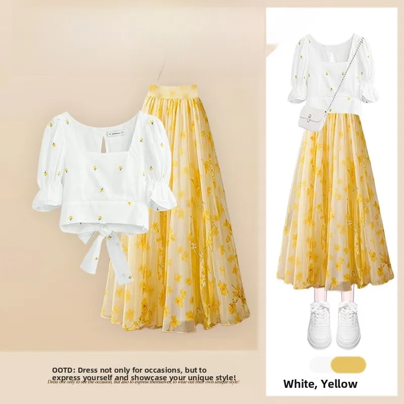 

Summer Gentle Style Women's Slimming Casual Bubble Sleeve Top And Half Skirt Two-Piece Set Age-Defying Fashion Ensemble