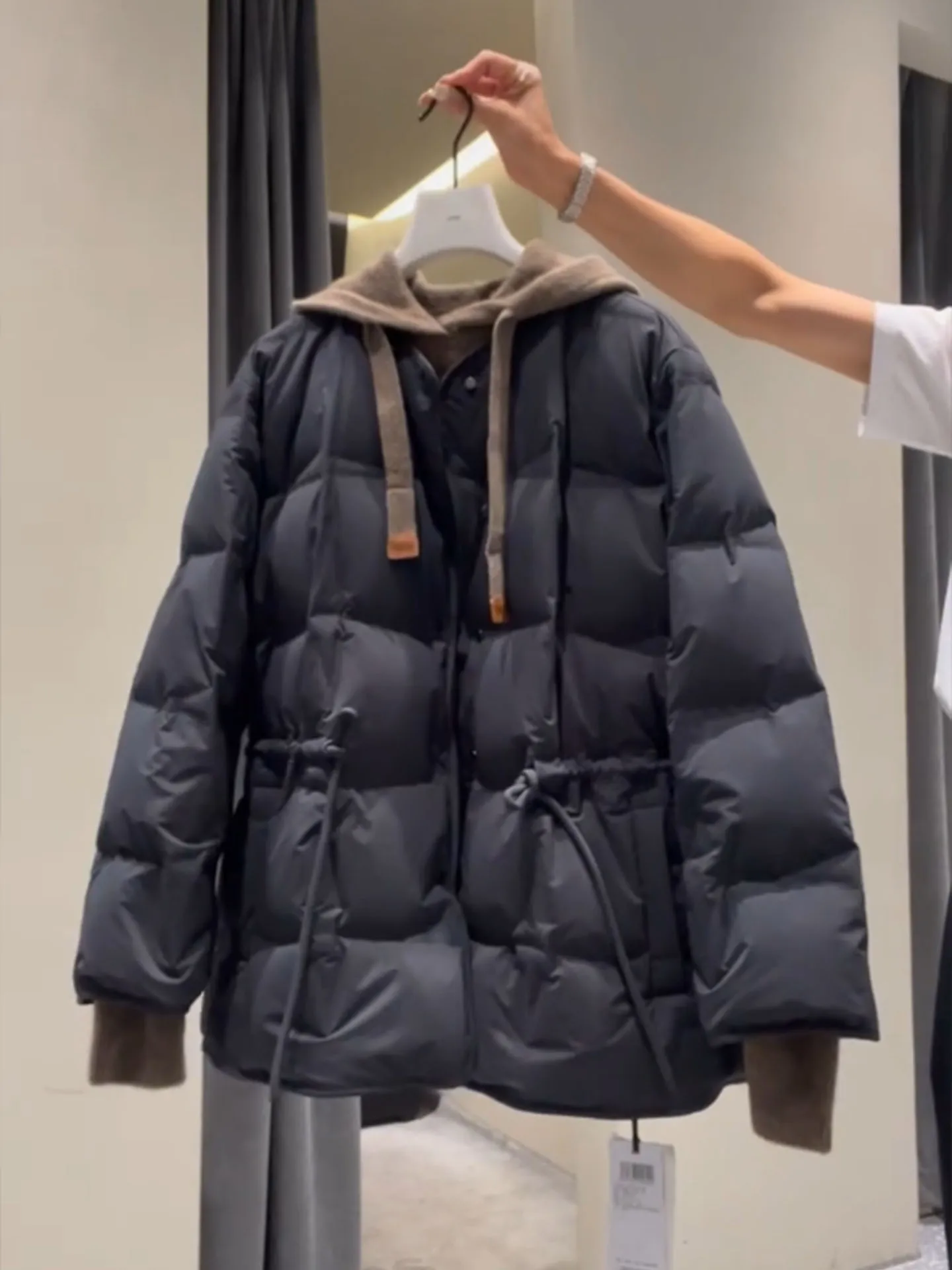 

Женское зимнее пальто Ele Bla Down Jaet Thiened Warm Bread Sle, стандартный крой, для поездок на работу, полиэфирное волокно, белое ду...