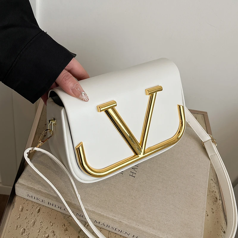 

Classic Shoulder Bag for Ladies in Genuine Leather, Famous Designer Inspired with Anti-Scratch Material and Chic Minimalist Look