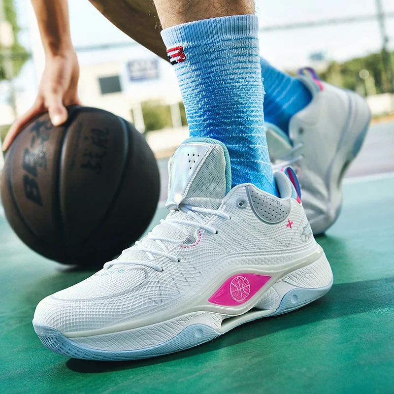 

2025New Comfortable Casual High-Quality Glow-in-the-Dark Basketball Shoes with Rubber Outsole,Sound-Making Couple's Sports Shoes