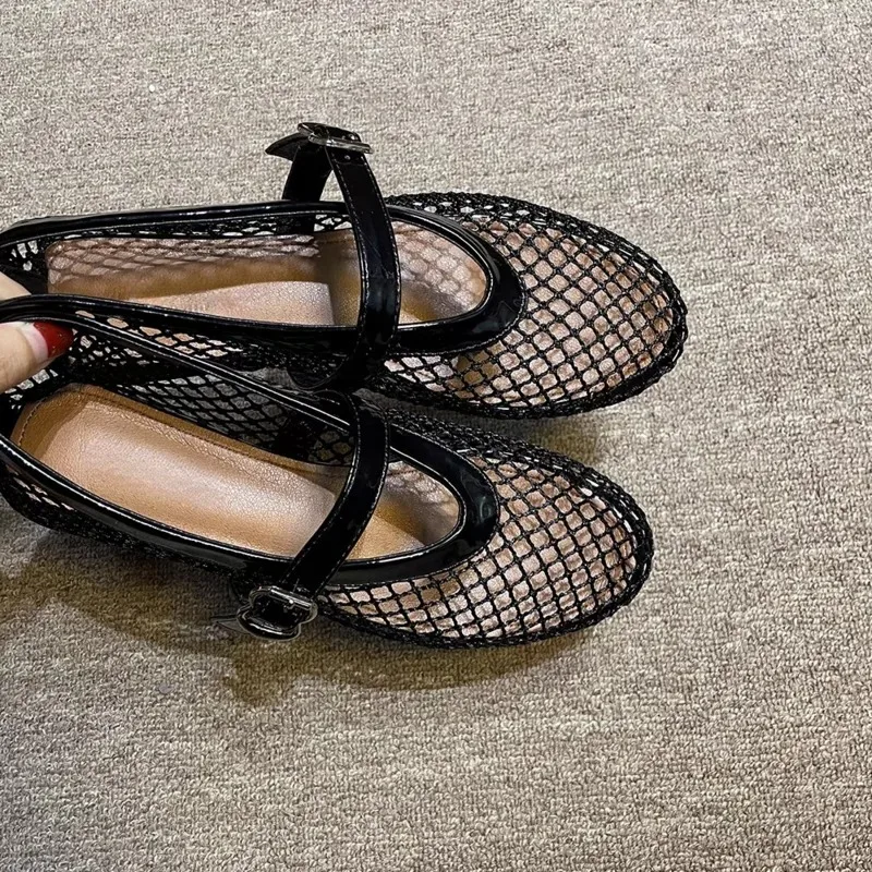 

New Black Beach Shoes Comfort Retro Female Flat Shoes Summer Mesh Hollow Sandals Women Flats Shallow Plus Size 42 Luxury Sandals