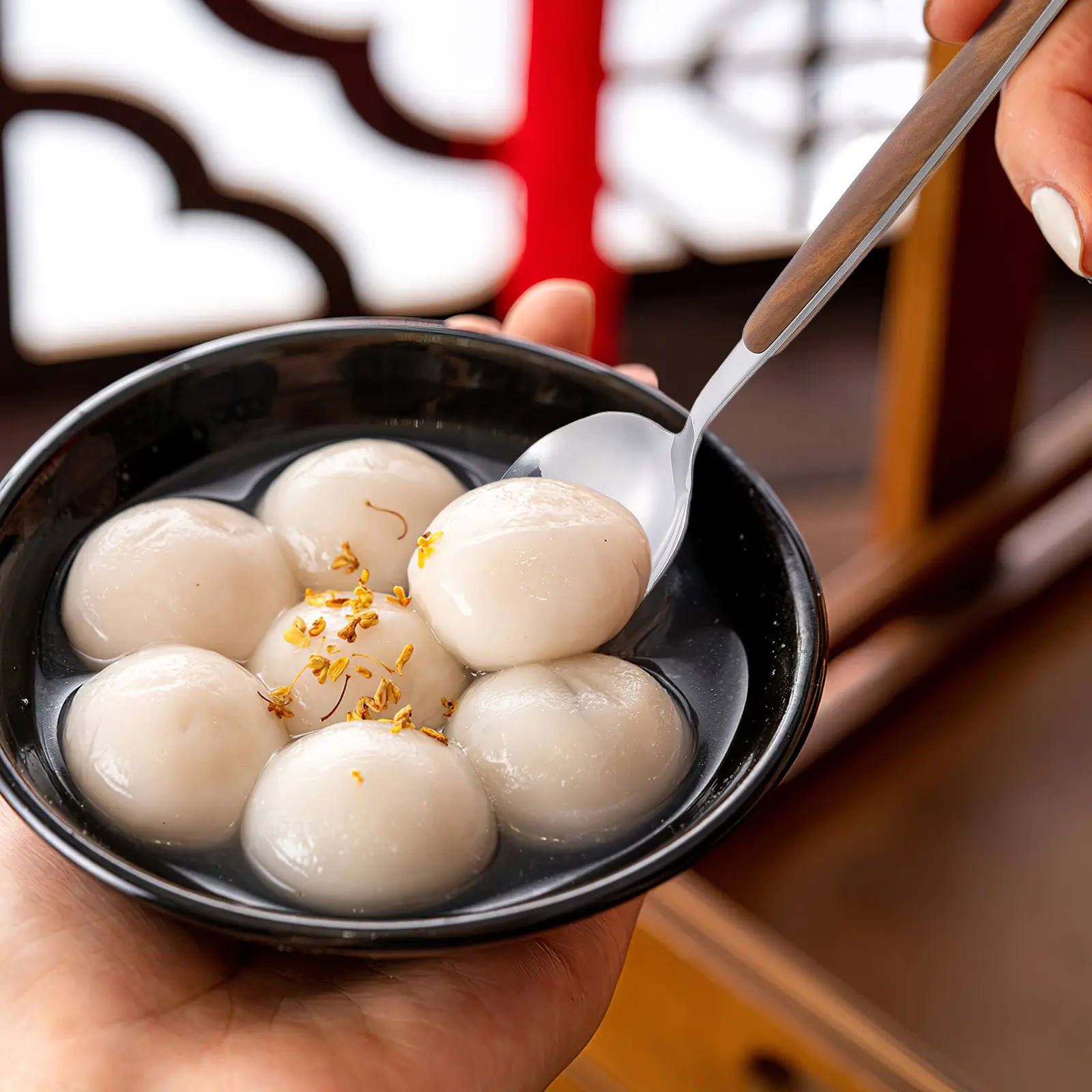 

Набор столовых приборов из 5 предметов: нож, вилка, ложка, нержавеющая сталь, деревянная ручка, современный классический дизайн, для семейных обедов, высококачественные.