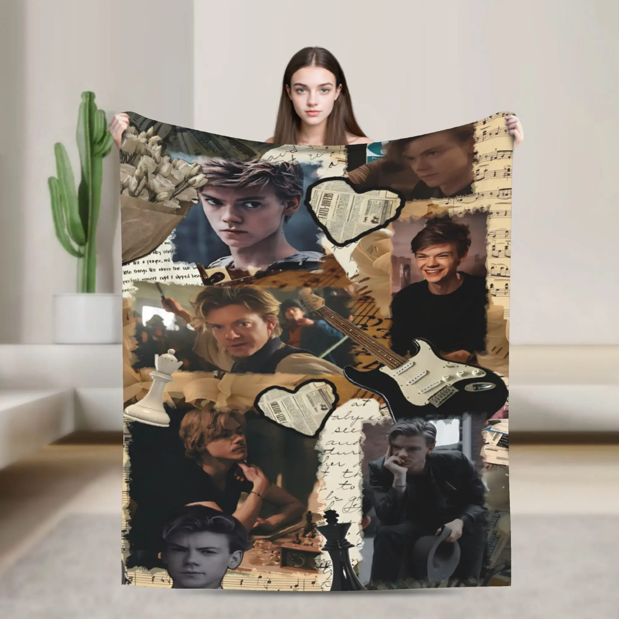 Thomas Brodie-Sangster Merch Blankets Ultra-Soft Fleece  Throw Blanket Comfortable Plush Thin Quilt