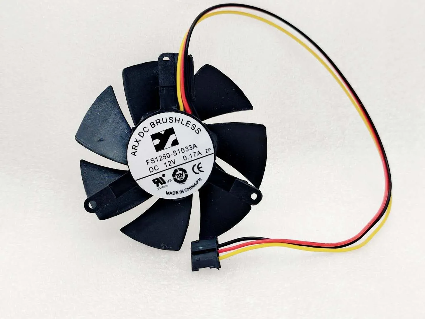 

Freight free original FS1250-S1033A 12V 0.17A 3-wire 4-wire temperature-controlled PWM graphics card hydraulic fan