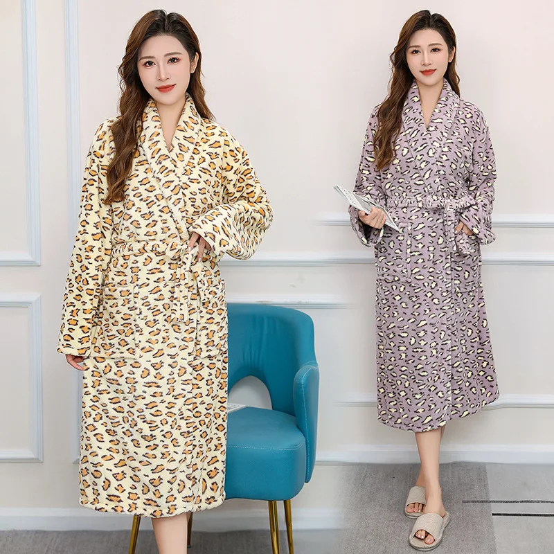 Printed Women’s Bathrobe Thickened & Oversized Leopard-Print Coral Fleece, Casual Adult Robe Quick-Drying & Highly Absorbent