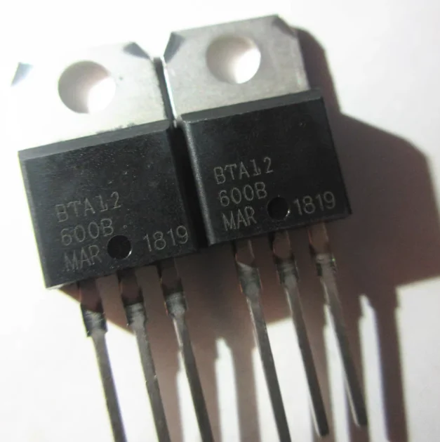 Bidirectional thyristor BTA12-600B 12A 600V Surface Mount TO-220 type transistor