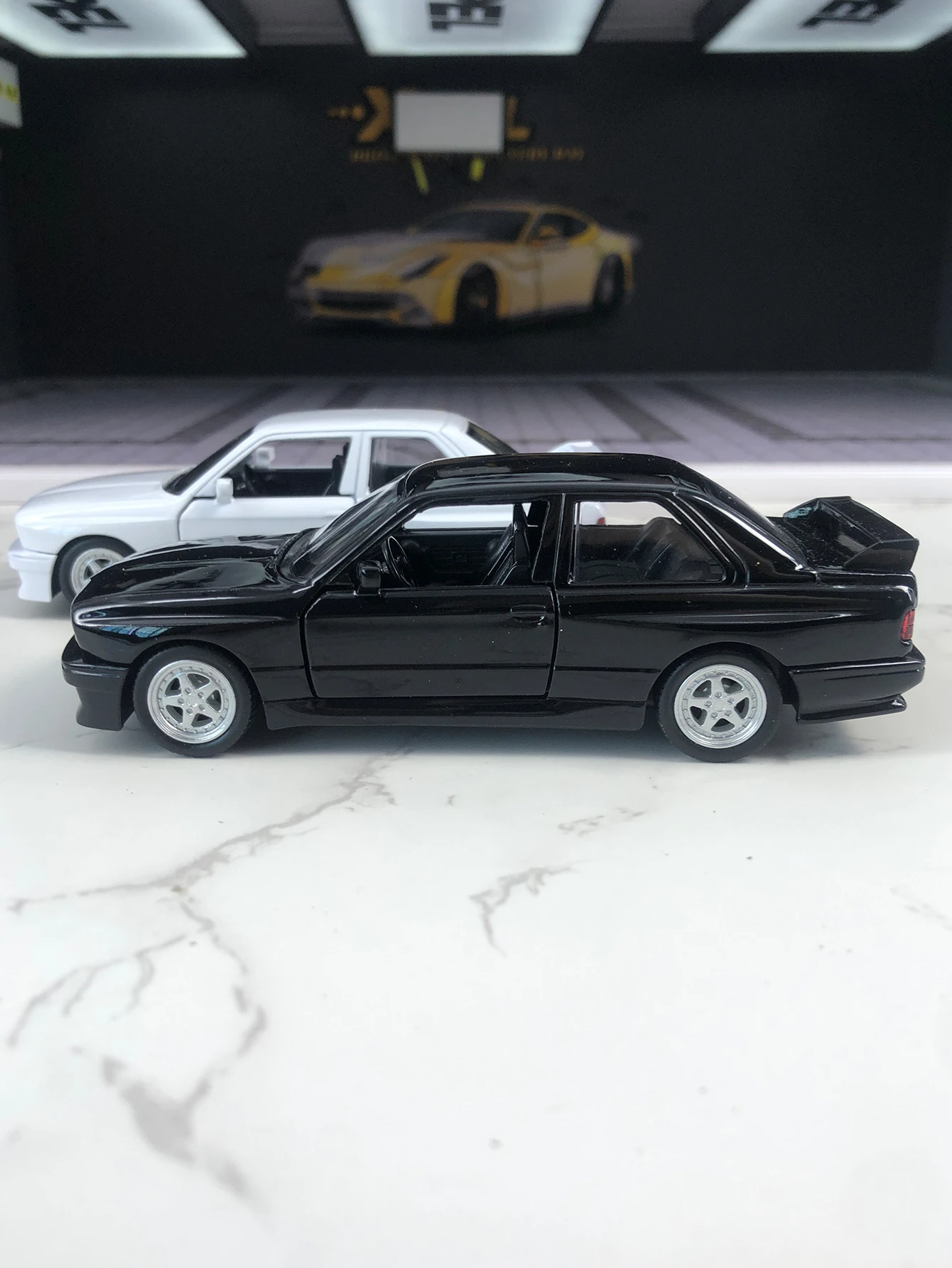 RMZ City1:36 simulação liga de zinco BMW M3 1987 modelo de carro, ornamento estático, carro de presente colecionável de metal