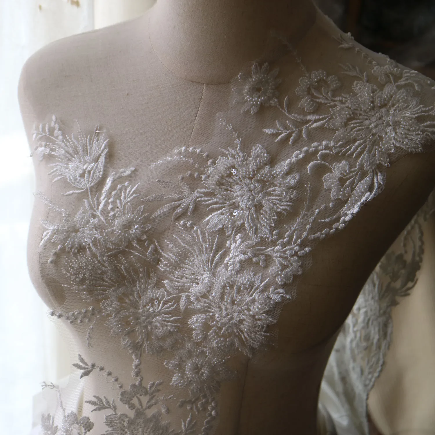 1yard luxury beaded embroidery lace appliques for wedding dresses sewing Rhinestone applique patches  parches ropa