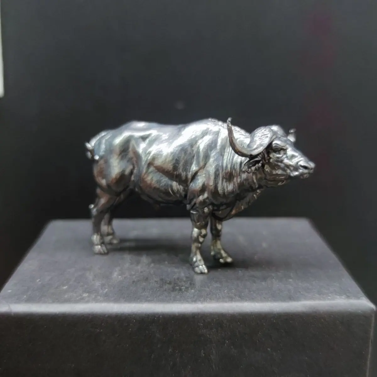 

Pure copper antique Animal World wild buffalo hand model ornaments