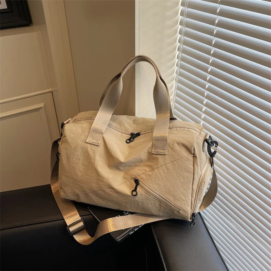 

【Новый стиль】Сумка для плавания и фитнеса с разделением на сухое и влажное отделения, женская портативная спортивная сумка для тренировок, мужская портативная маленькая сумка для коротких поездок.